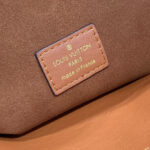 Louis Vuitton Lock It MM M22914 M22925